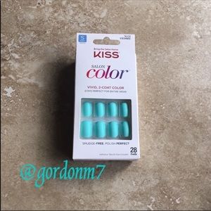 NEW KISS Salon Color Press-on Nails in Mint